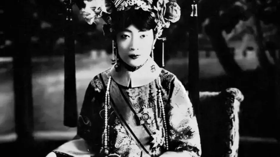 Smutný osud poslední čínské císařovny Wanrong. Byla vystavována jako zvíře, její tělo se po smrti nikdy nenašlo