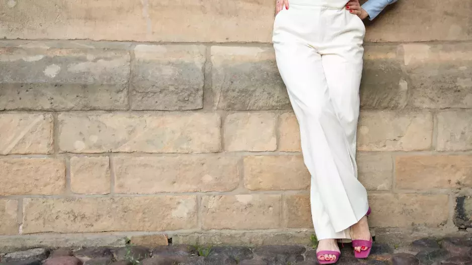 Móda jaro 2024: Místo džín budeme nosit pohodlnější a elegantnější trendy kalhoty. Inspirujte se v naší galerii