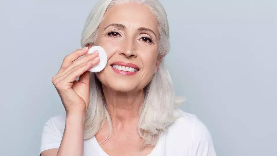 Redakční tipy na micelární vody: Kvalitní seženete v drogerii i do 100 Kč, důležité je vědět, jak tyto produkty používat 