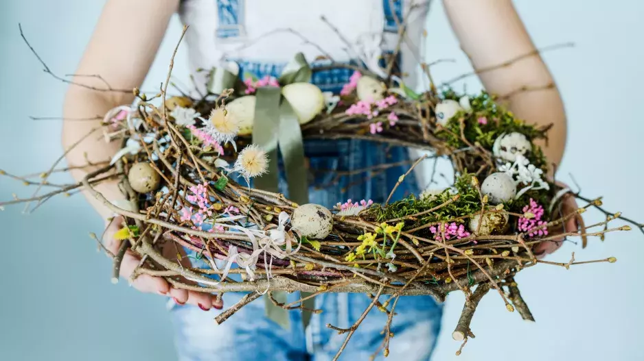Nejkrásnější jarní věnce na dveře, kterými zaručeně upoutáte pozornost: Vyrobte si je za pár korun sami doma