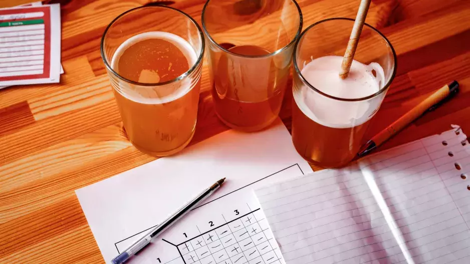 Kvíz: Vyzkoušejte své znalosti v hospodském kvízu: Zjistěte, jaké je váš vědomostní přehled ze světa vědy, umění i sportu