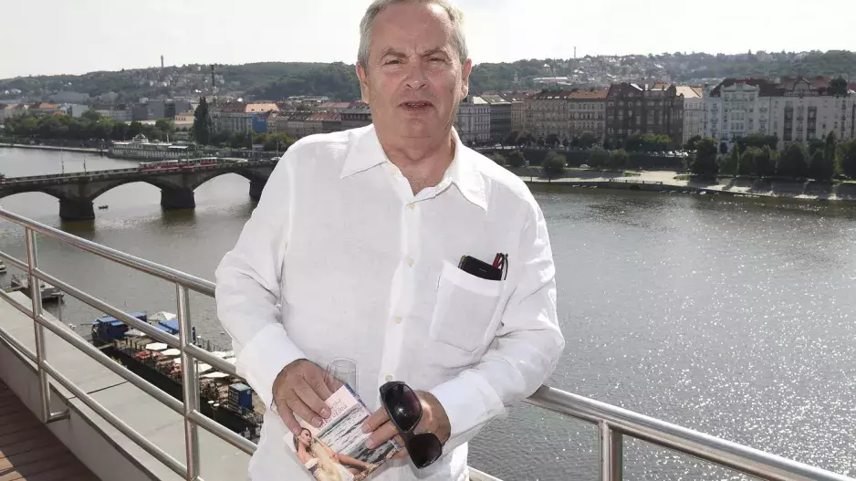 Co dnes dělá nejoblíbenější tvář České televize Alexander Hemala: Bývalý hlasatel si užívá sedmi vnoučat