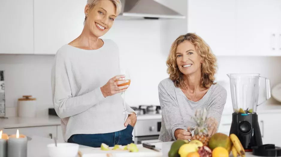 Zdravé svačinky pro energii po celý den: Od semínek k smoothie bowlům 