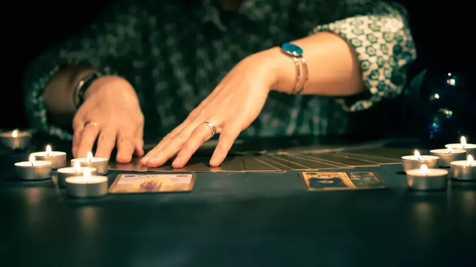 Tarotový výklad od kartářky Alice Cross na týden od 22. do 28. dubna: Karta Královna pentaklů nás naučí pořádně se zamyslet nad tím, než něco uděláme
