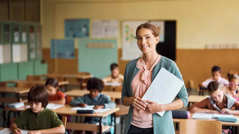 Nejpřitažlivější ženská povolání, kterým muži nedokážou odolat: Vítězí nejen letušky. Zjistěte, jak jste na tom vy