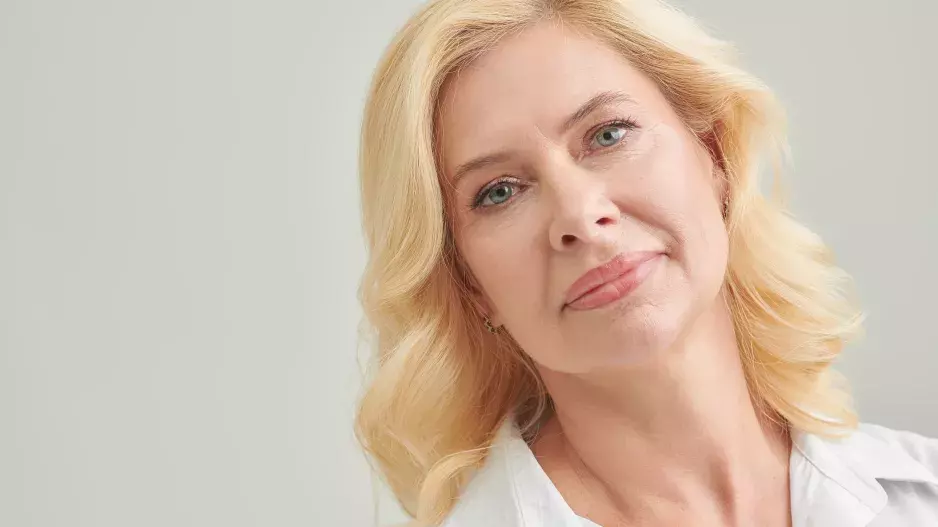 Jak omládnout díky účesu: Jednoduché tipy kadeřníků, které vám okamžitě uberou roky 