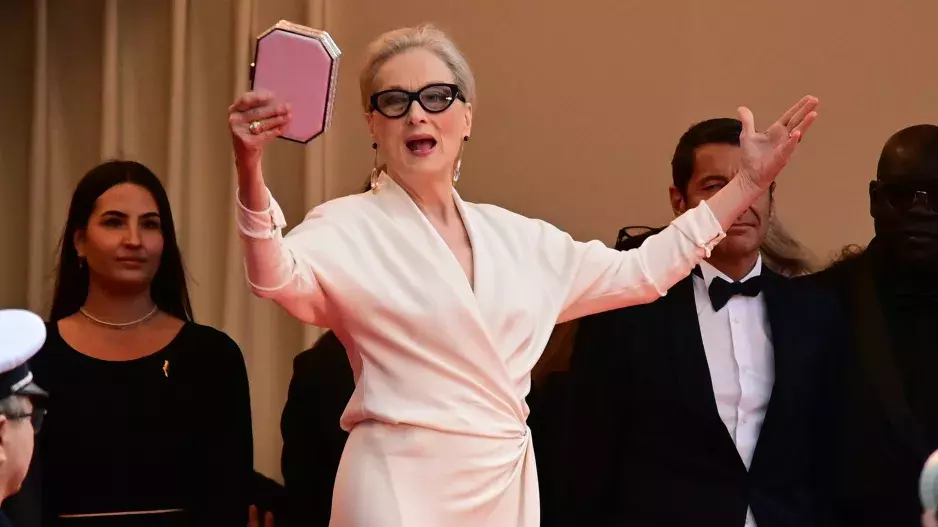 Nejlepší šaty pro každý typ postavy: Zavinovací střih lichotí všem ženám, tipy kde pořídíte ty nejkrásnější