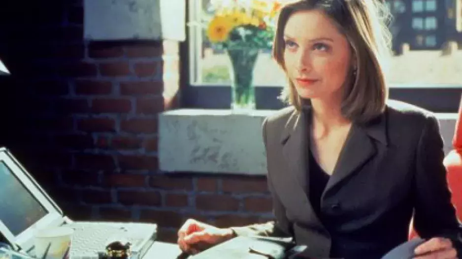 Oblíbený seriál Ally McBeal: Calista Flockhart chtěla být klaunem, bojovala s anorexií a sbalila Indiana Jonese