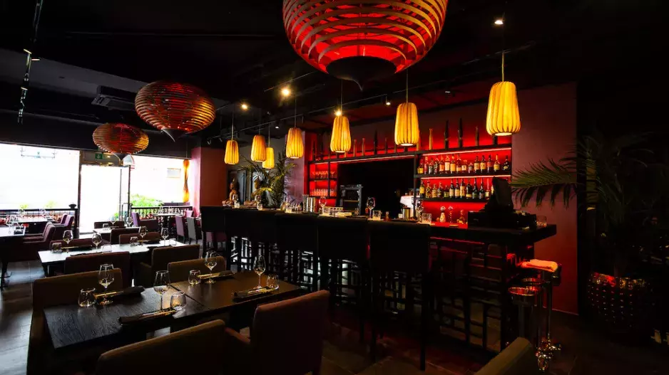 Kam za dokonalým asijským jídlem? Nová pobočka známé pražské restaurace vás přenese do samotného srdce Asie