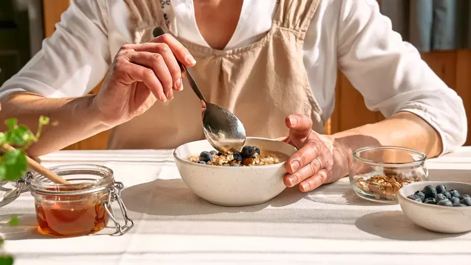 Hubnutí po padesátce: Nejdůležitější jídlo celého dne je snídaně, na bábovku ale zapomeňte