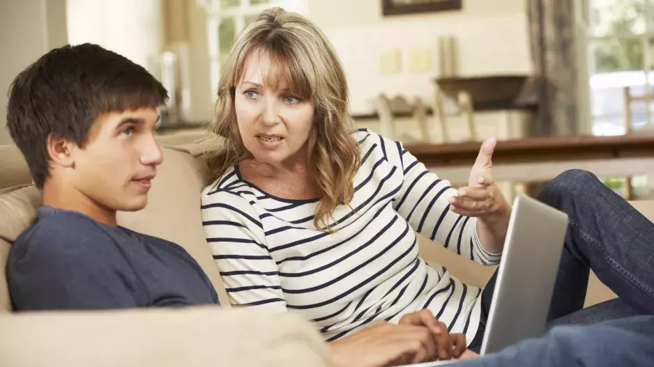 “Milý synu, prosím, nebuď jako tvůj otec,” píše Daniela svému synovi nejen o respektu k ženám