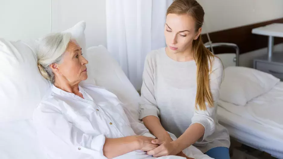 “Maminko, promiň, že se o tebe nemůžu postarat, nejde to,” pláče v dopise Sylvie