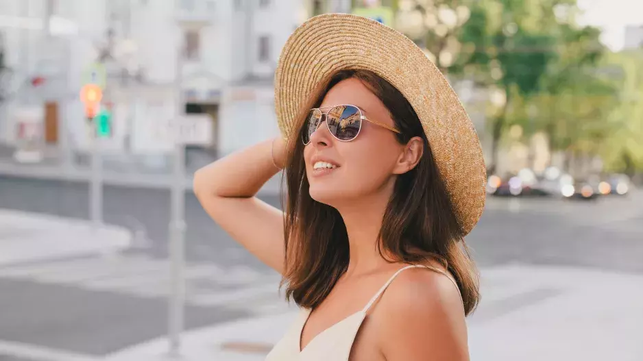  Ať je vám 20 nebo 60: Jediné trendy šaty, které sluší ženám všech věkových kategorií