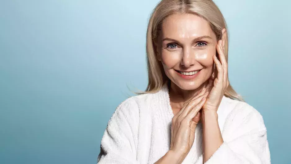 Ženy nad 50 let musí zvýšit produkci kolagenu: Nepotřebujete plastiky, abyste měly dokonalou mladistvou pleť