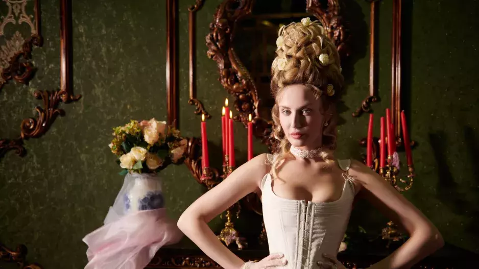 Jak to bylo s ženskými korzety: Měly bujné vnady spíš zkrotit, nebo naopak pozdvihnout? Některé dokázaly i zabít