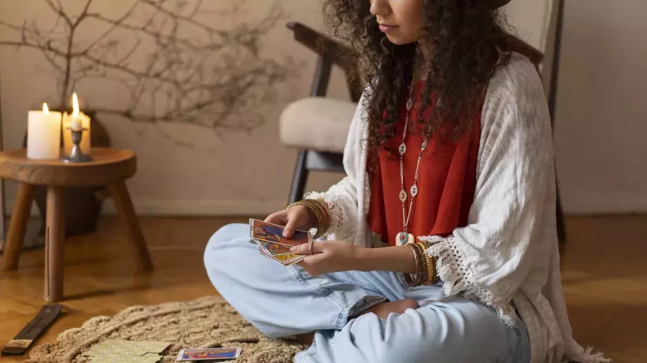 “Moje žena se zbláznila, utrácí všechny peníze za ezo nesmysly,” zoufá si Lukáš, který neví, jak ji zastavit