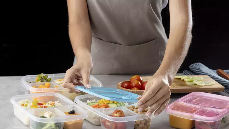 Odlehčený letní jídelníček: Vyzkoušejte skvělé obědy do krabičky pro hubnutí i úsporu peněz a času