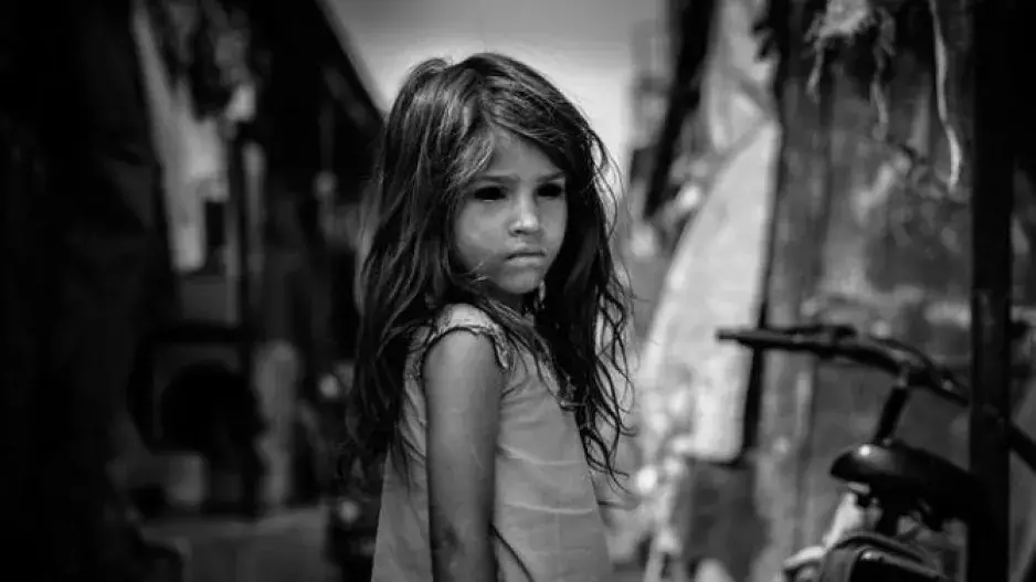 Záhadné děti s černýma očima: Objevit se mohou kdykoliv, ze života udělají peklo, tvrdí legenda