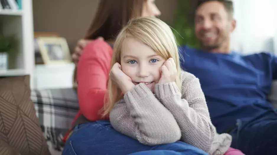 Nemáte zpracovaný vztah s rodiči? Mezigeneračním přenosem traumatu snadno poškodíte i vlastní dítě