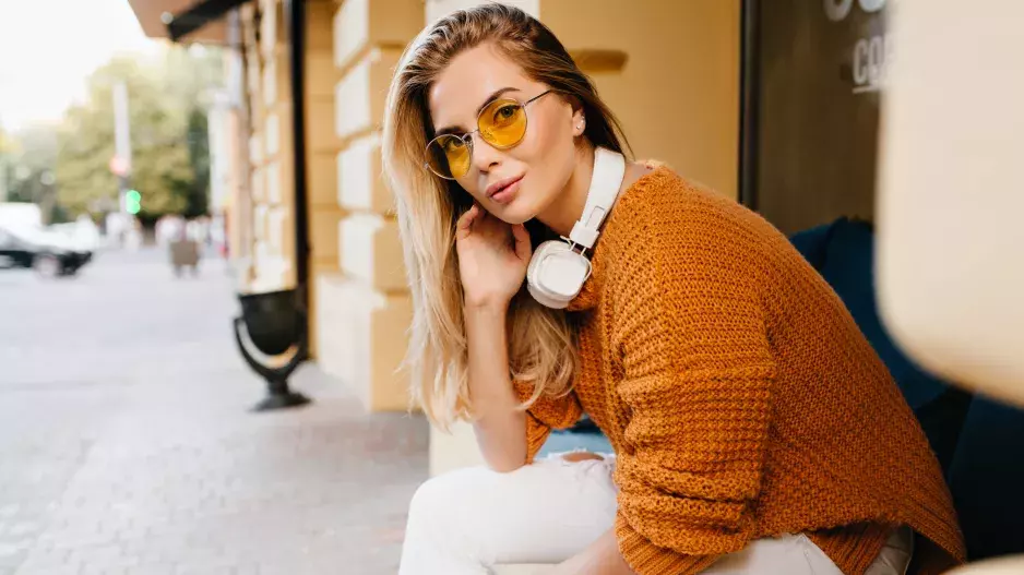 Kterých sedm barev ovládne podzim 2024: Zapomeňte na nadčasovou černo-bílou kombinaci