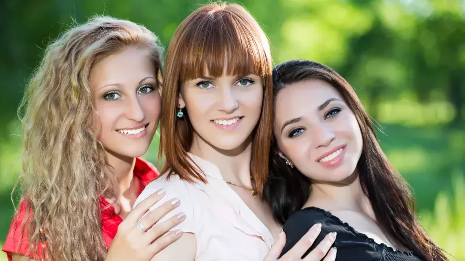 Dle vědců barva vlasů souvisí se zdravotními riziky. Jaké problémy hrozí blondýnkám, tmavovláskám a zrzkám