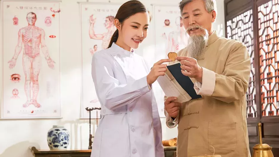 Tradiční čínská medicína: Více než o bylinky jde o pohlazení duše. Důležité je být laskaví sami k sobě