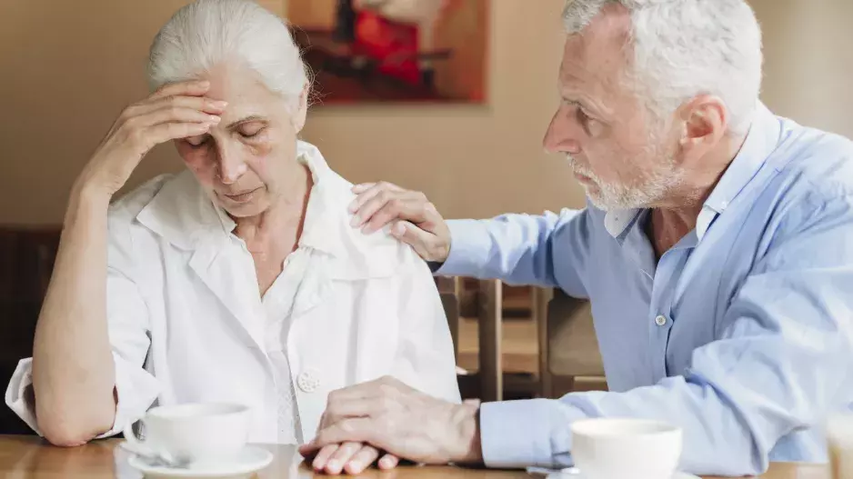 “Mami, jsem lesbička. Dcera odpálila časovanou bombu a my s manželem nevíme, co s tím,” zoufá si Dana nad dceřinou zprávou