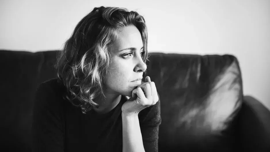 “Tati, promiň, ale nechci tě vidět. Jako malé jsi nám ubližoval,” píše otci Johana. Nechce ho vidět, i když závislost na alkoholu překonal