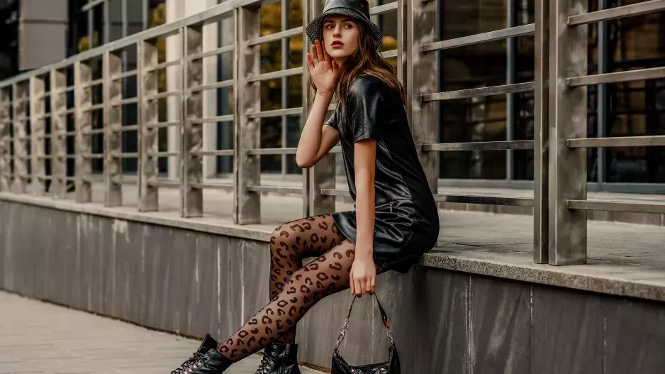 Vyberte si punčochy podle Skandinávek. Přesně vědí, jak je nosit tak, aby dodaly nohám perfektní tvar. A nudné rozhodně nejsou