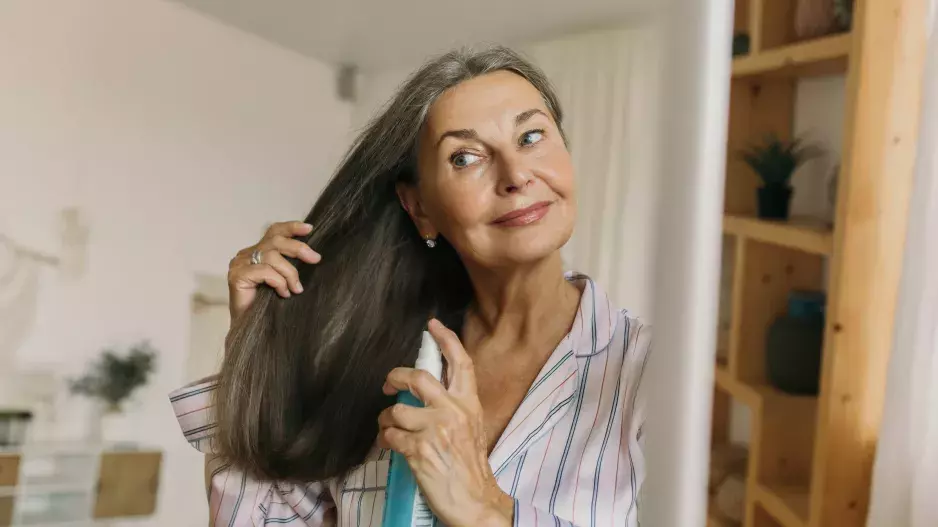 Galerie: Účesy, které muži nesnáší na ženách 50+. Těchto 7 účesů vám prý nesluší a odpuzuje mužské pokolení