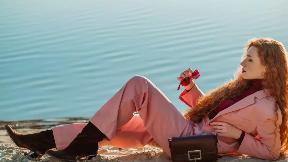 Trendy, na které tento podzim 2024 stylové Italky nedají dopustit: Pořiďte si sluneční brýle nebo výraznou kabelku