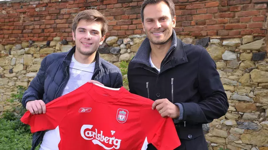 Syn Patrika Bergera: Po tatínkovi je junior pořádný fešák, ale spíš než fotbalem se „proslavil” zbytečně prořízlou pusou a uhnal si akorát ostudu  