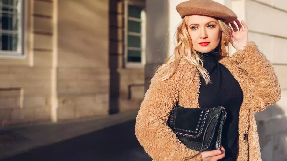 Jaký odstín rtěnky vybrat a jak s ní pracovat, když vám je přes 50? Těmto barvám a chybám se raději vyhněte