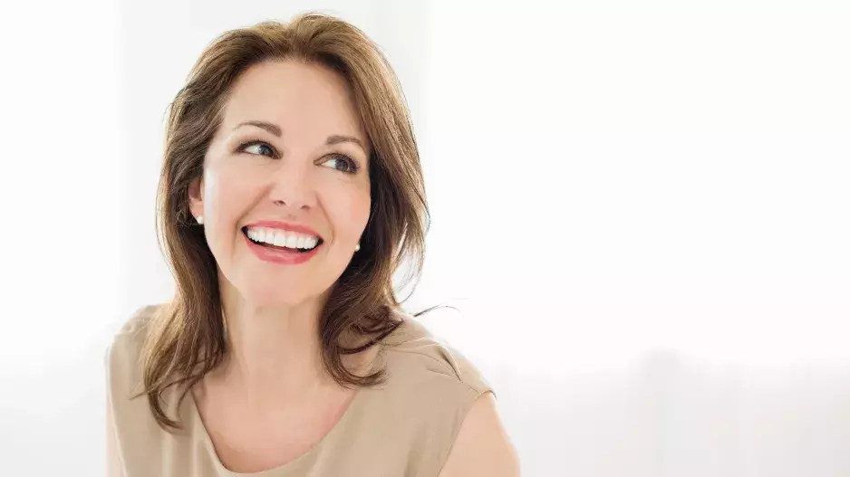 Rozzáří pleť a omladí o 5 až 10 let. Tyto účesy budou působit jako přirozený facelift