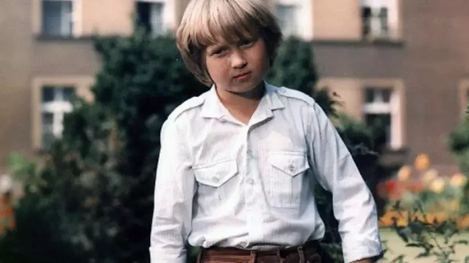 Jak dnes vypadá Létající Čestmír: Lukáše Becha byste dnes nepoznali. Zdraví mu nedovolilo pokračovat v herectví, oklikou se ale k milovanému filmu vrátil