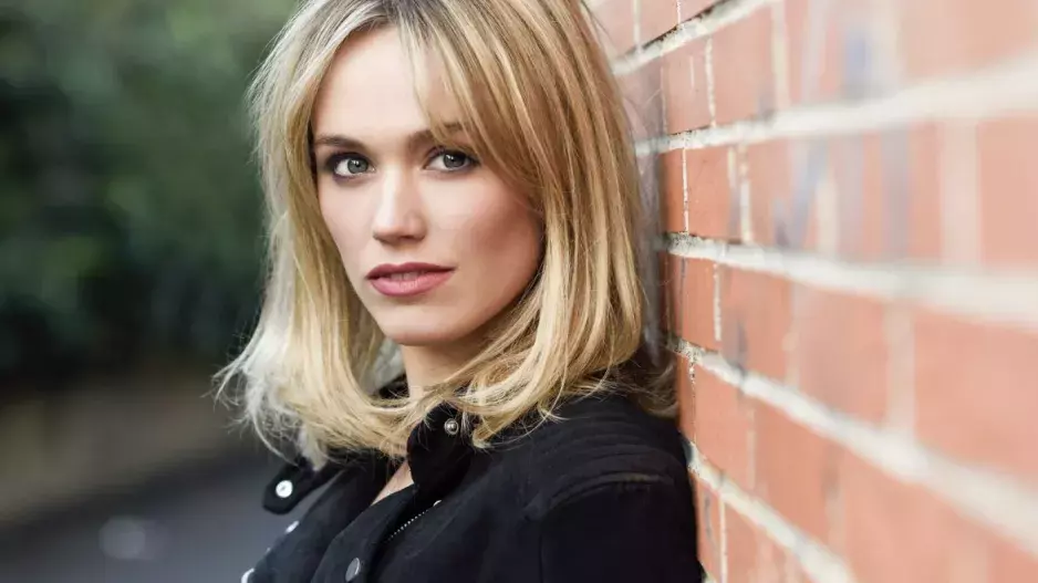 S kulatým obličejem zapomeňte na mikádo. Vlasoví stylisté radí, jak vybrat účes podle tvaru obličeje a co sluší ženám ve 30 i 60 letech