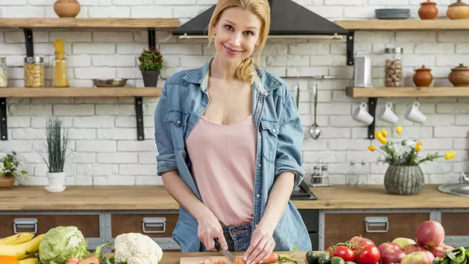 Bylinka, kterou by měly konzumovat ženy nad 50 let každý den. Zpomaluje stárnutí a přispívá k prevenci osteoporózy