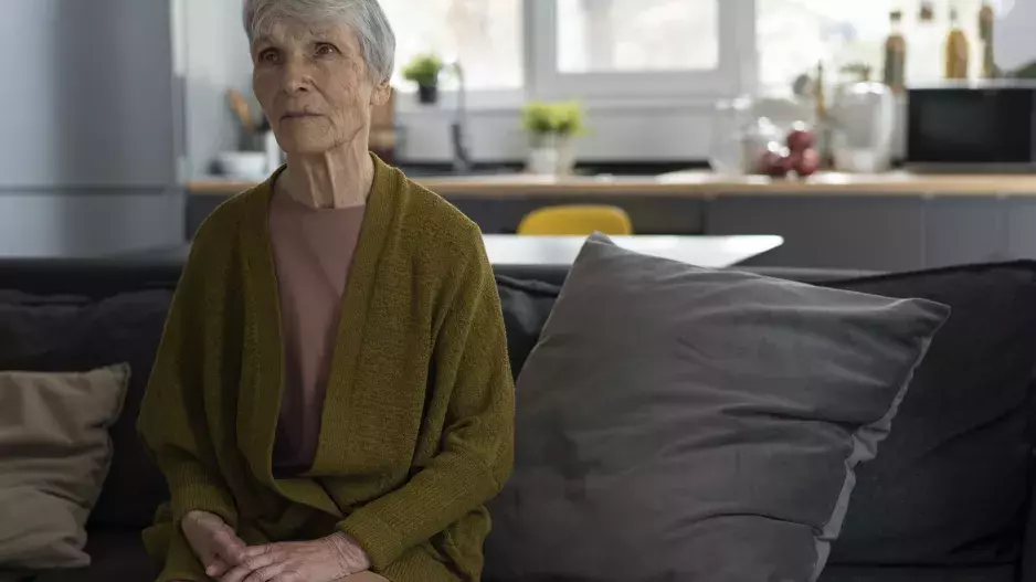 “Denisko, nepromarni svůj život, nebuď jako já,” píše své neteři Petra. Nikdy se nevdala a nemá děti, život obětovala kariéře