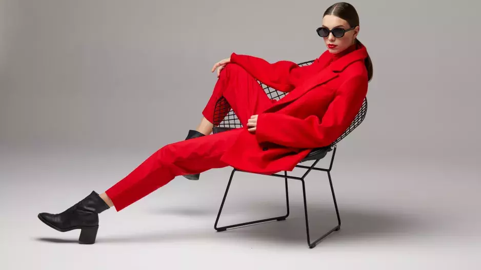 Zapomeňte na džíny: Tento podzim a zimu 2024 budou ženy nad 50 let nosit 5 modelů kalhot, které lichotí všem postavám