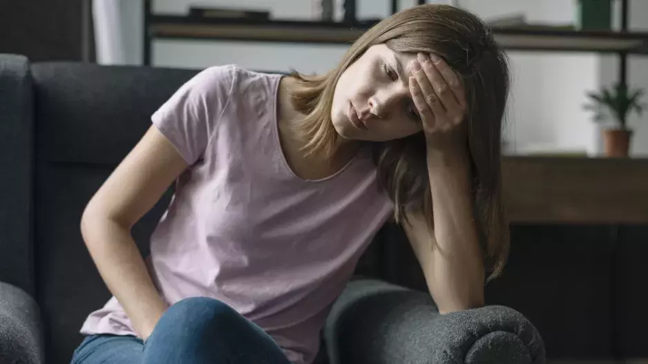 “Manžel čeká s milenkou dítě, ale rozvod prý nedopustí,” tápe Veronika. Manžel nechce mít s mimomanželským děckem nic společného