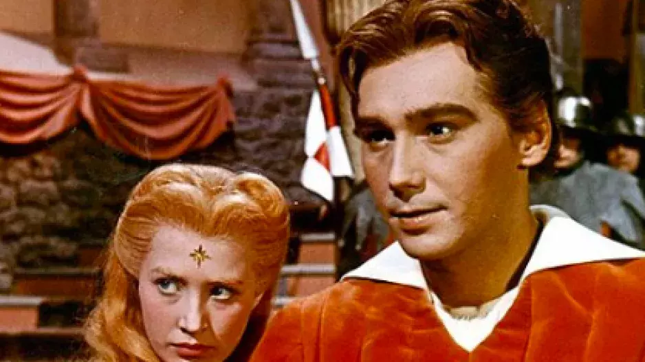 Pohledný princ z pohádky Josef Zíma: Oblíbený herec a především zpěvák přišel o nohu, to mu však nezabránilo koncertovat pár dní po operaci 