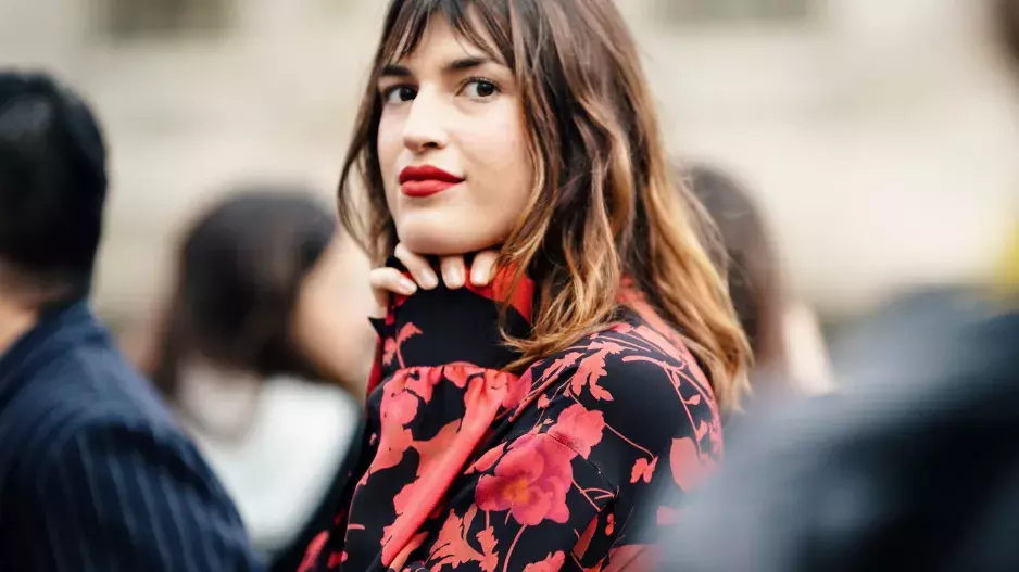 Barva rtěnky dokáže vyjádřit změnu nálady: Podzimní barvy, které lichotí pleti po čtyřicítce