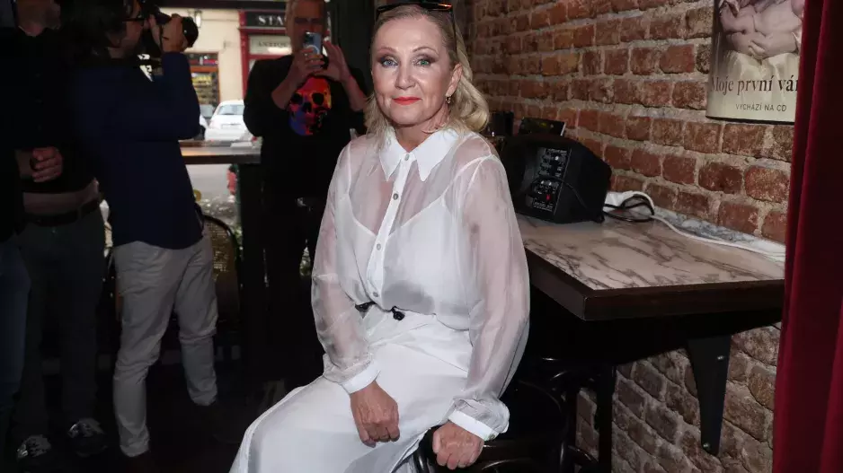 Jak může nefunkční vztah s matkou ovlivnit život dcery, ví i Bára Basiková. Ta své matce odpustila až u rakve