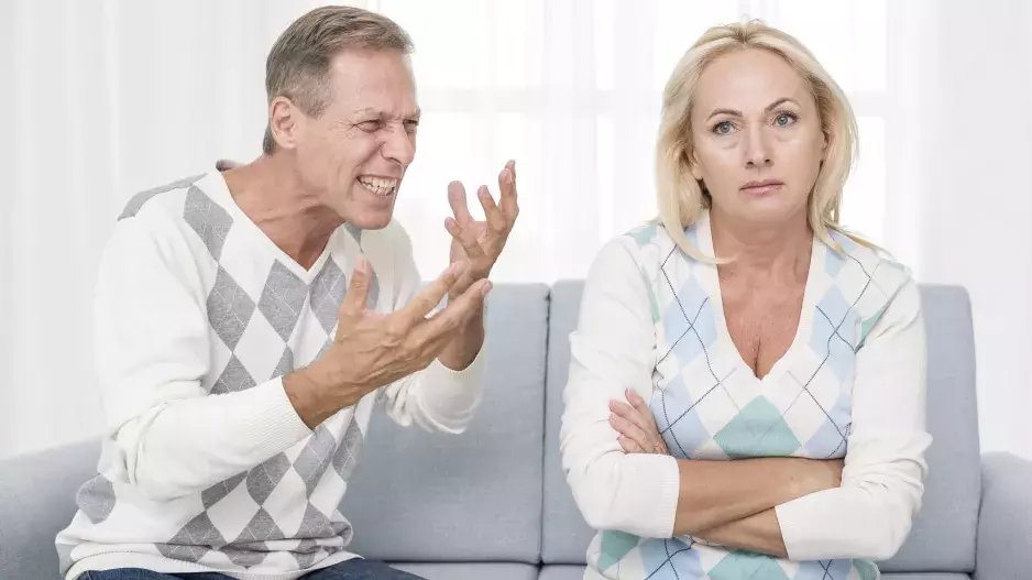 “Moje žena podlehla sektě a já mám strach, co s námi bude,” píše Martin. Děti odešly z domu a žena si našla nové kamarádky. Bohužel jsou členkami sekty