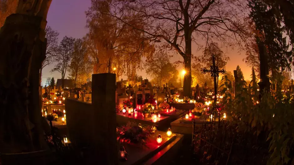 Záhadný bohnický hřbitov bláznů: Patří k nejtemnějším místům v republice. Navštívila ho i jedna známá osobnost 
