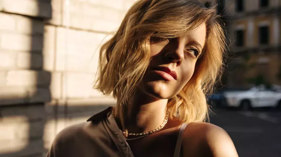 Francouzský bob je minulostí. V roce 2025 ho nahradí nadčasový italský bob s větším objemem a elegancí ve stylu Sofie Loren a Coco Chanel