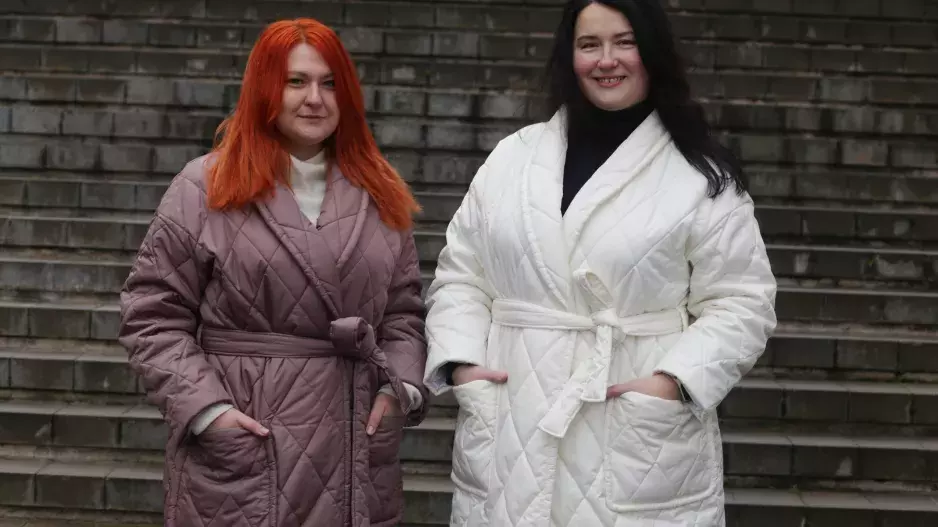 Největší chyby, které plnoštíhlé ženy nad 50 dělají při oblékání: Na vině je špatný střih či barva. Přidávají věk i kila