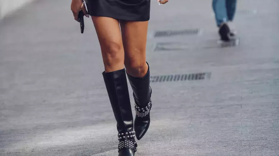 Kovbojské boty jsou nejmódnějším kouskem podzimu a zimy 2024/2025: Jak je stylizovat, abyste se stali skutečnou módní ikonou