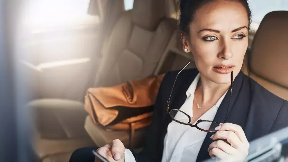 Jak emočně inteligentní lidé používají pravidlo 10-10-10, aby přestali být impulzivní a dělali chytřejší a lepší rozhodnutí