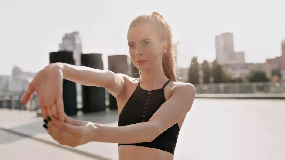 V 50 začněte cvičit prsty každý den. Díky snadnému cvičení předejdete degenerativnímu postižení kloubů 